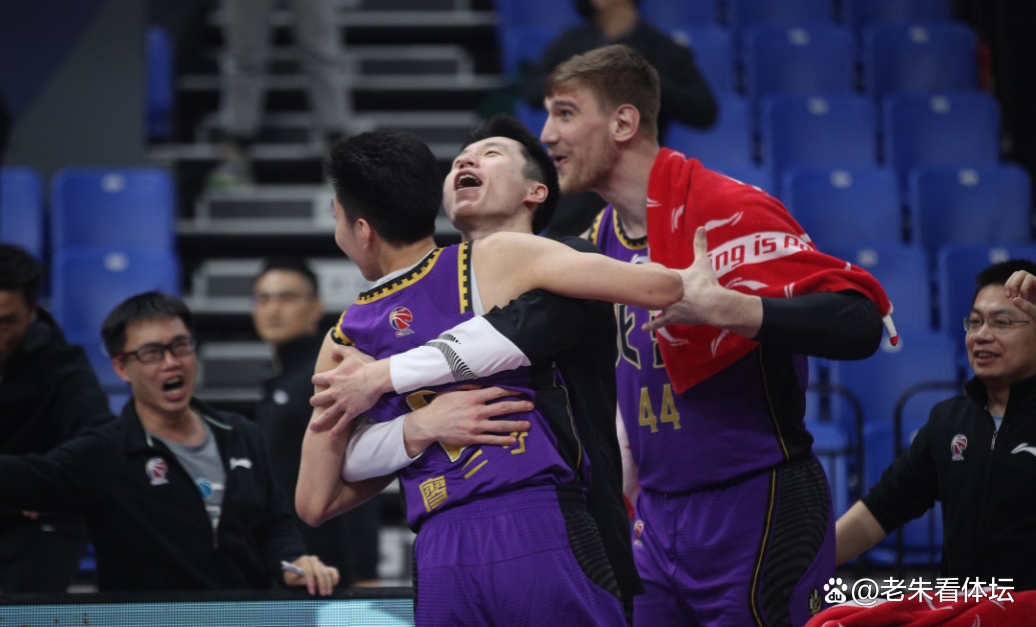 CBA季后赛今晨再迎强敌，成都蓉城门线救险，主帅态度——压力陡增，控场能力受关注(cba季后赛赛程昨日最新消息)-开云体育