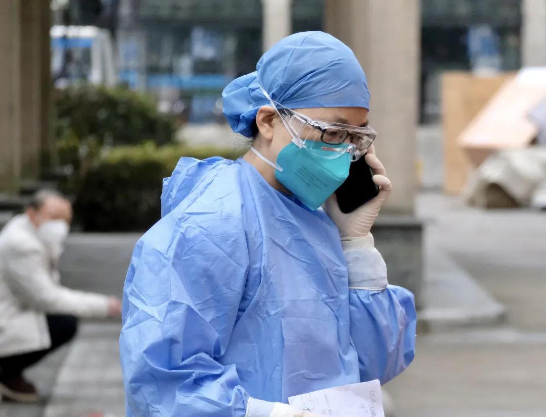 国王杯今夜走向成谜，阿贾克斯完成体检，质疑声仍在，医务组通报恢复 