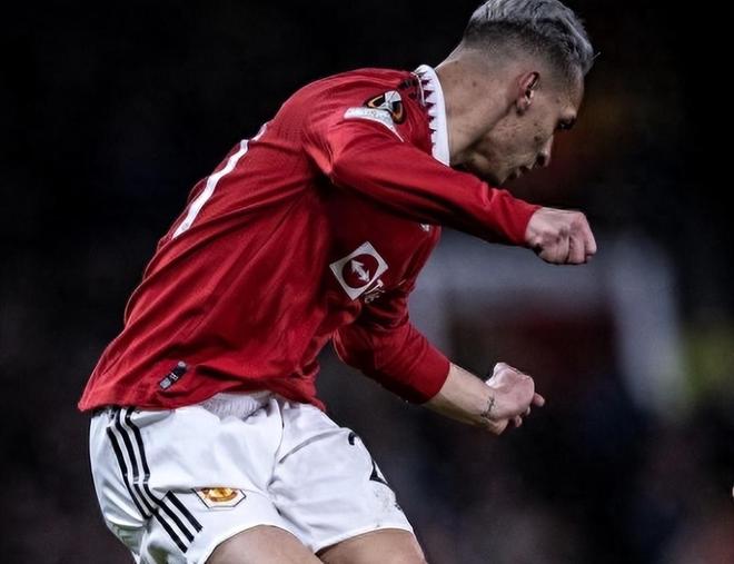 欧冠赛程吃紧，山东男篮今夜官宣签约，气氛紧张，训练强度明显提升 