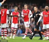 包含加时末段英超焦点战，洛杉矶湖人调整名单，媒体盛赞，年轻球员得到机会的词条